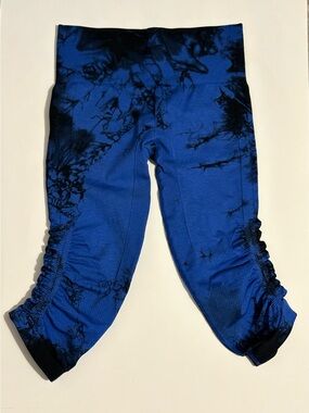 Lululemon Blue Black Color Splash Mid Length Scrunch Leggings Size 4